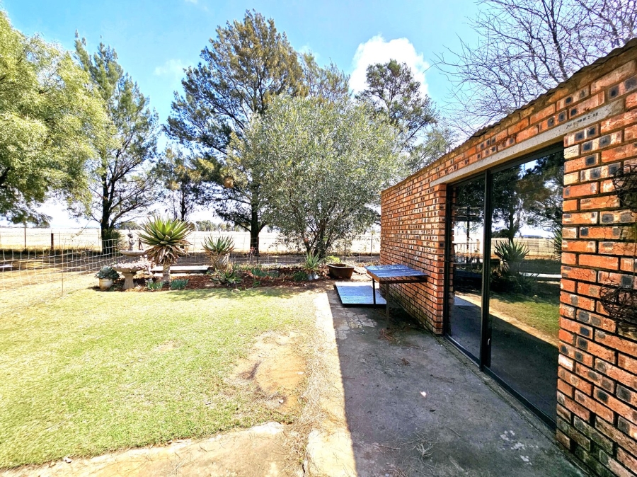 6 Bedroom Property for Sale in Bloemfontein Rural Free State